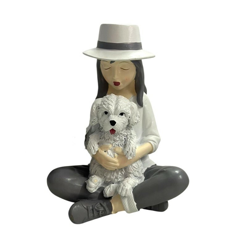 MULHER SENTADA C/CACHORRO 10.5X8X14.5CM # 61875